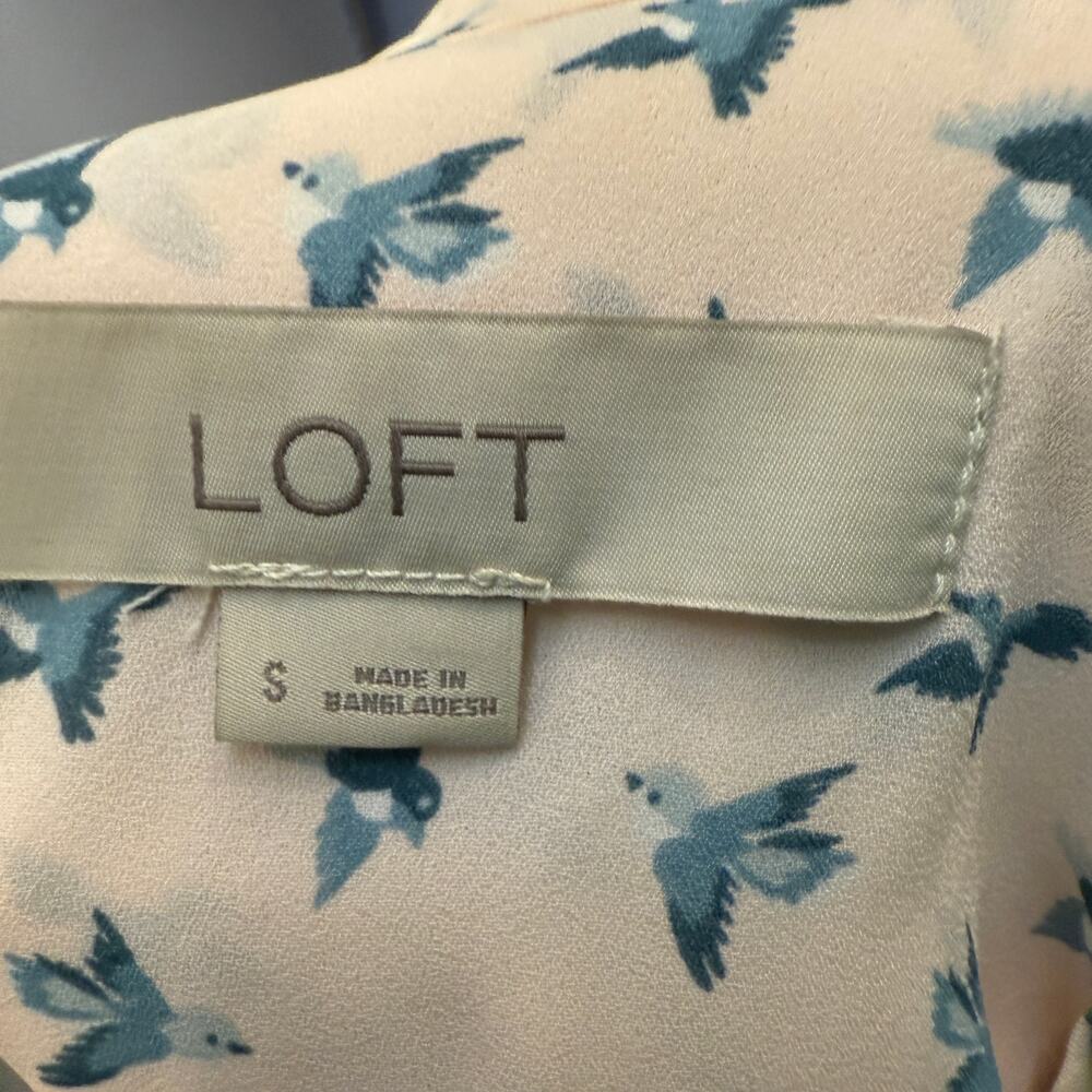 Ann Taylor LOFT Mandarin Collar Pink Blouse Sz S Blue Birds Career Button Up - Picture 3 of 4